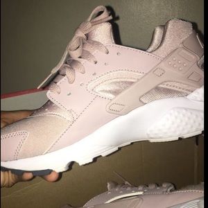 Pink Nike Huaraches